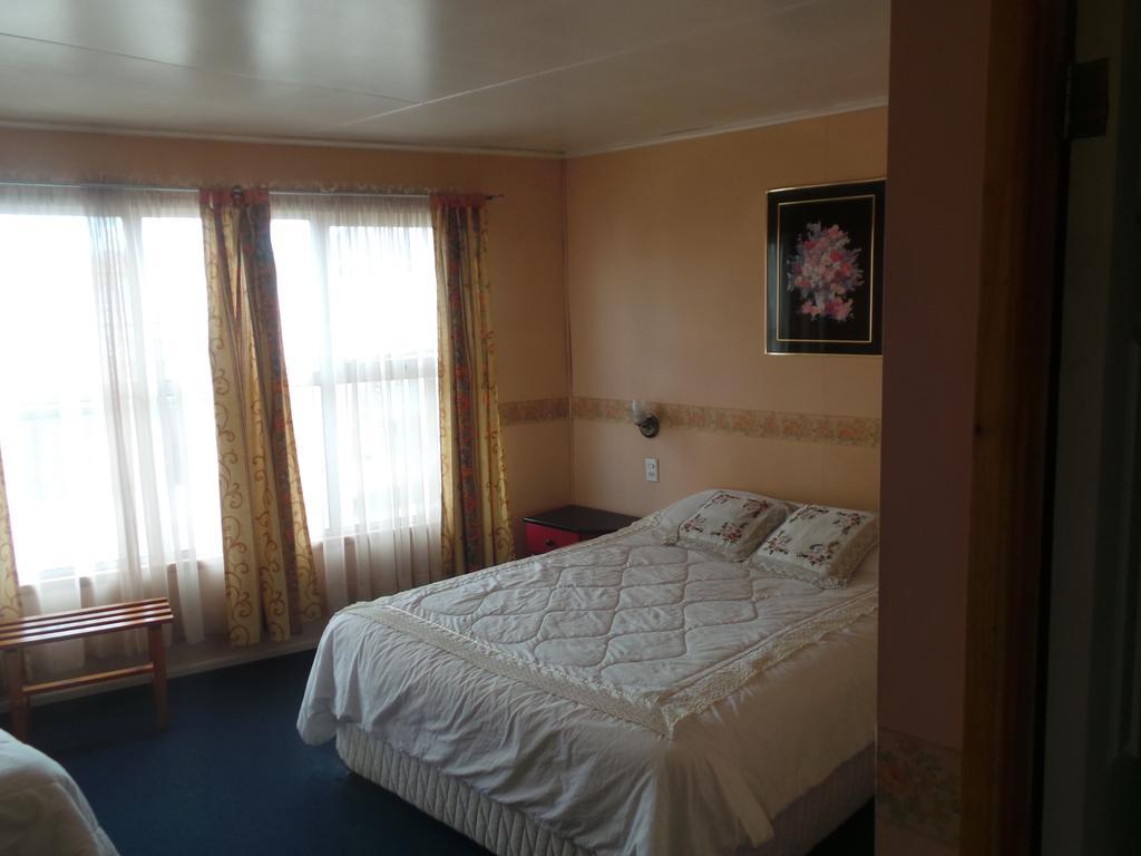 Hostal South Wind I Puerto Natales Zewnętrze zdjęcie
